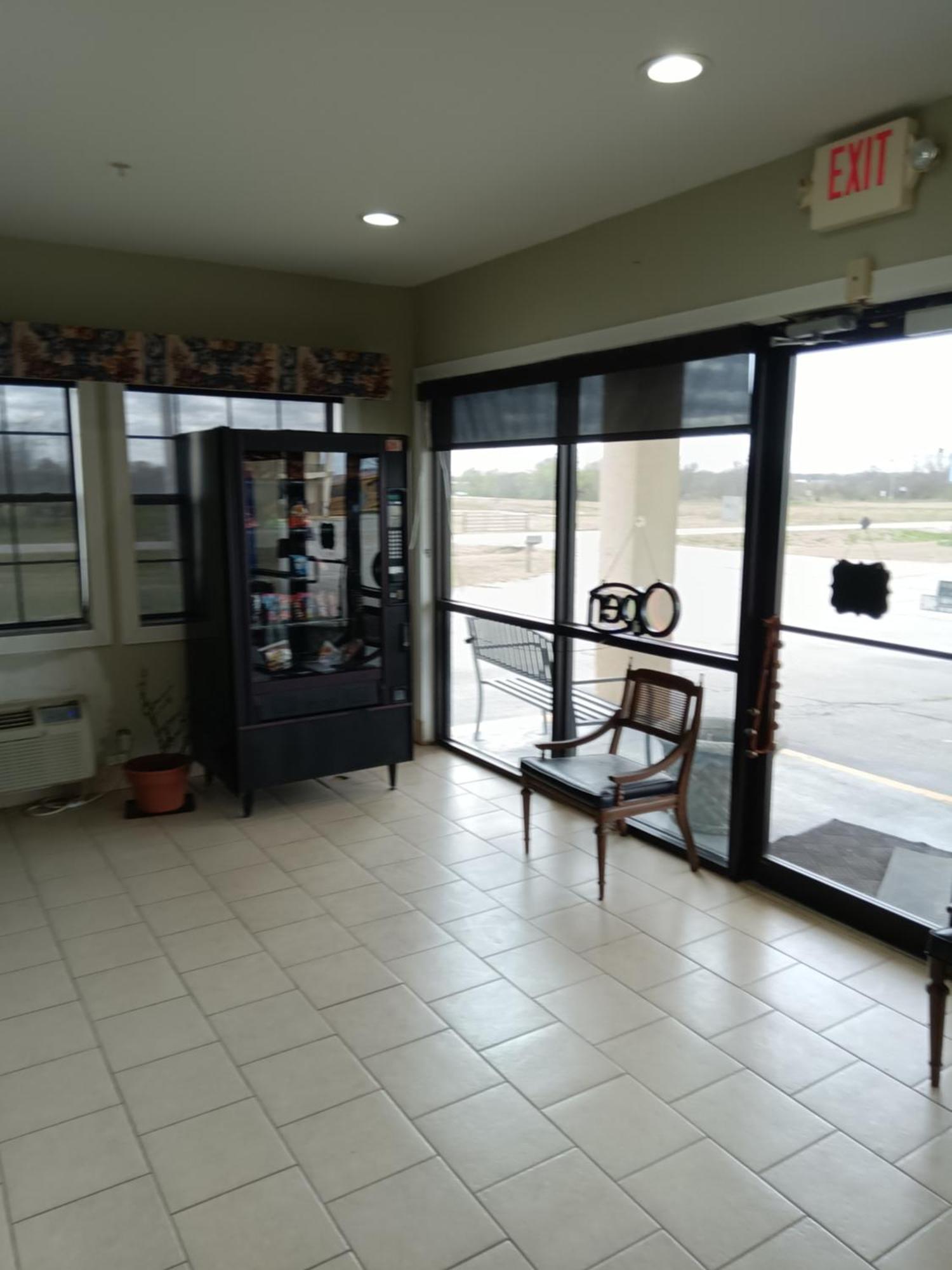 Hiway Inn Express Coalgate Exterior photo